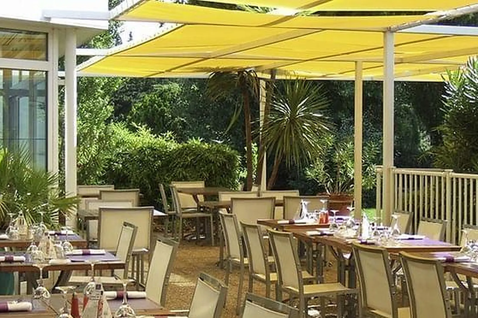 Lieux événementiels, IBIS STYLES MARSEILLE PROVENCE AÉROPORT ***