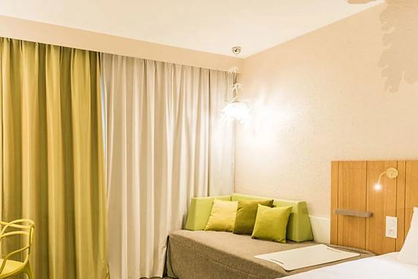 Lieux événementiels, IBIS STYLES TOURS SUD ***