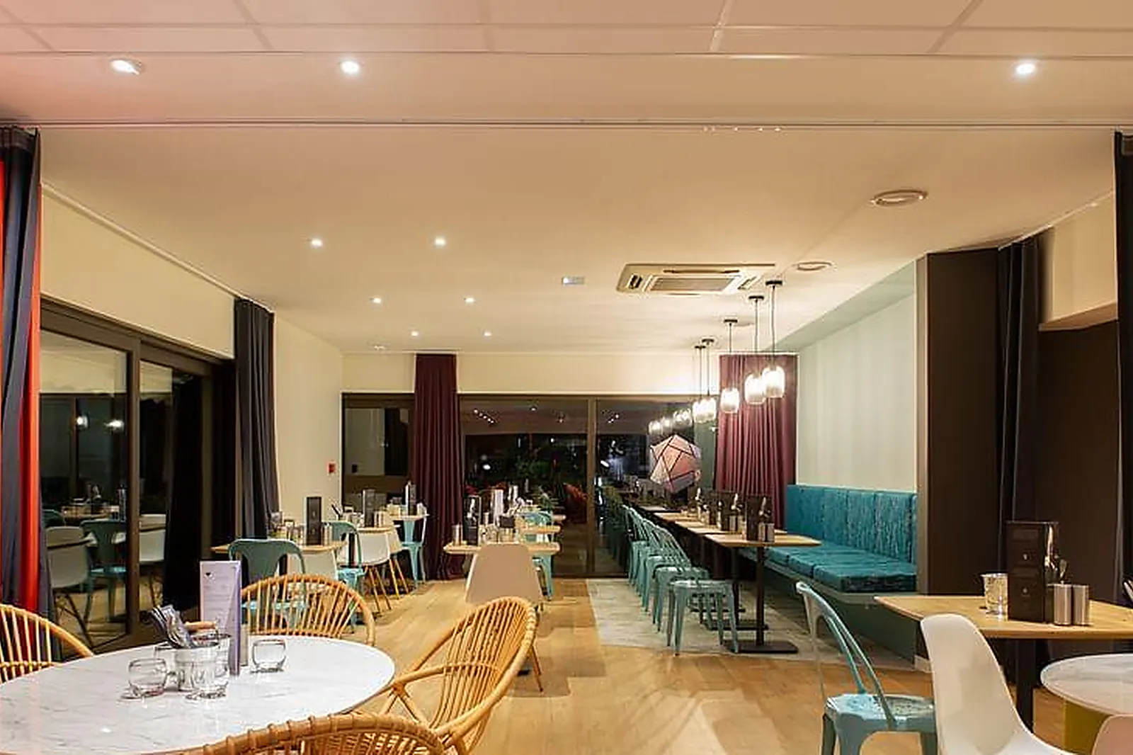 Lieux événementiels, IBIS TOURS SUD***