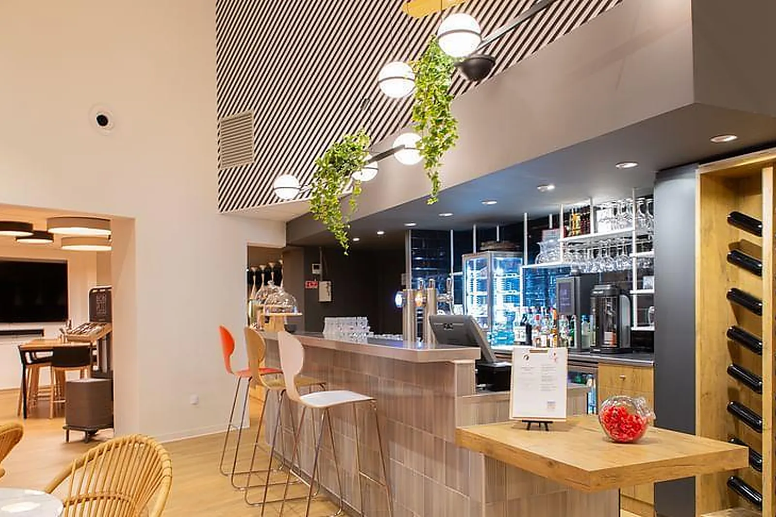 Lieux événementiels, IBIS TOURS SUD***