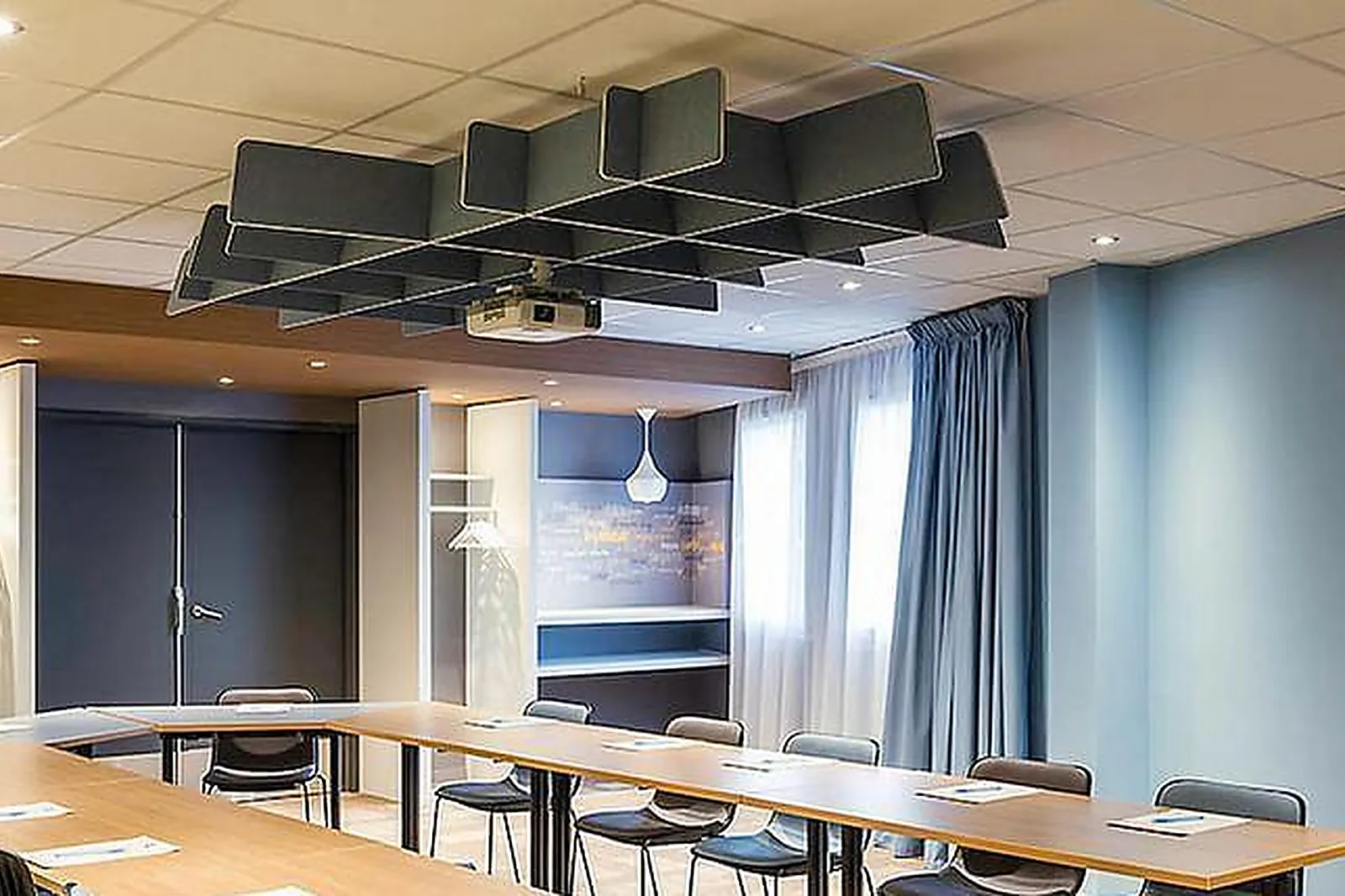 Lieux événementiels, KYRIAD HOTEL LYON EST BRON EUREXPO LE COTTAGE ***