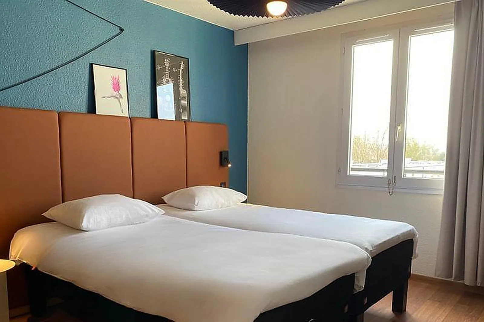 Lieux événementiels, IBIS VALENCIENNES***