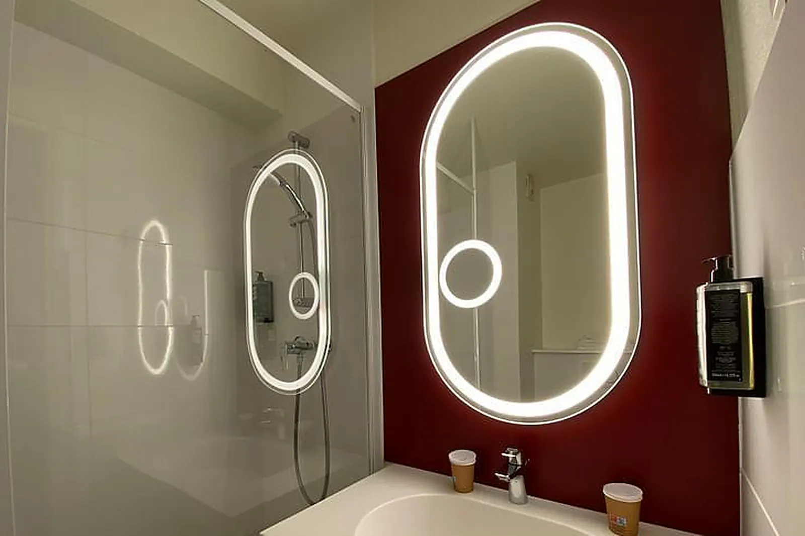 Lieux événementiels, IBIS VALENCIENNES***