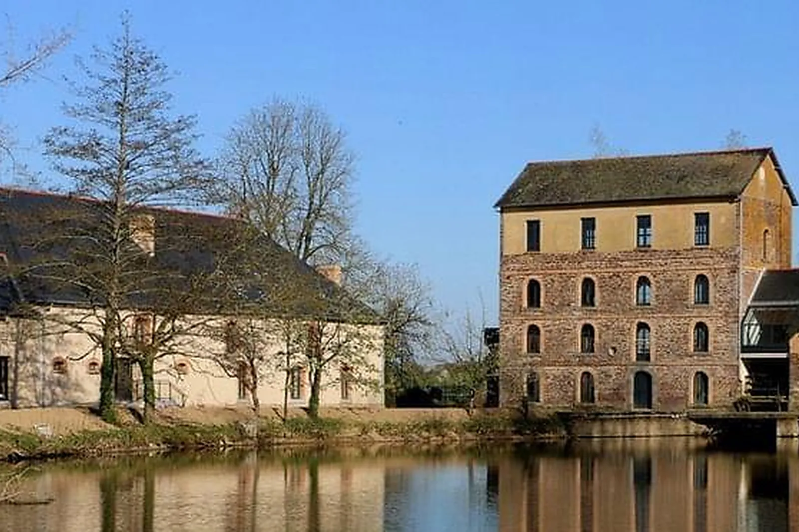 Lieux événementiels, BURO ALL INCLUDING TOUR EUROPA