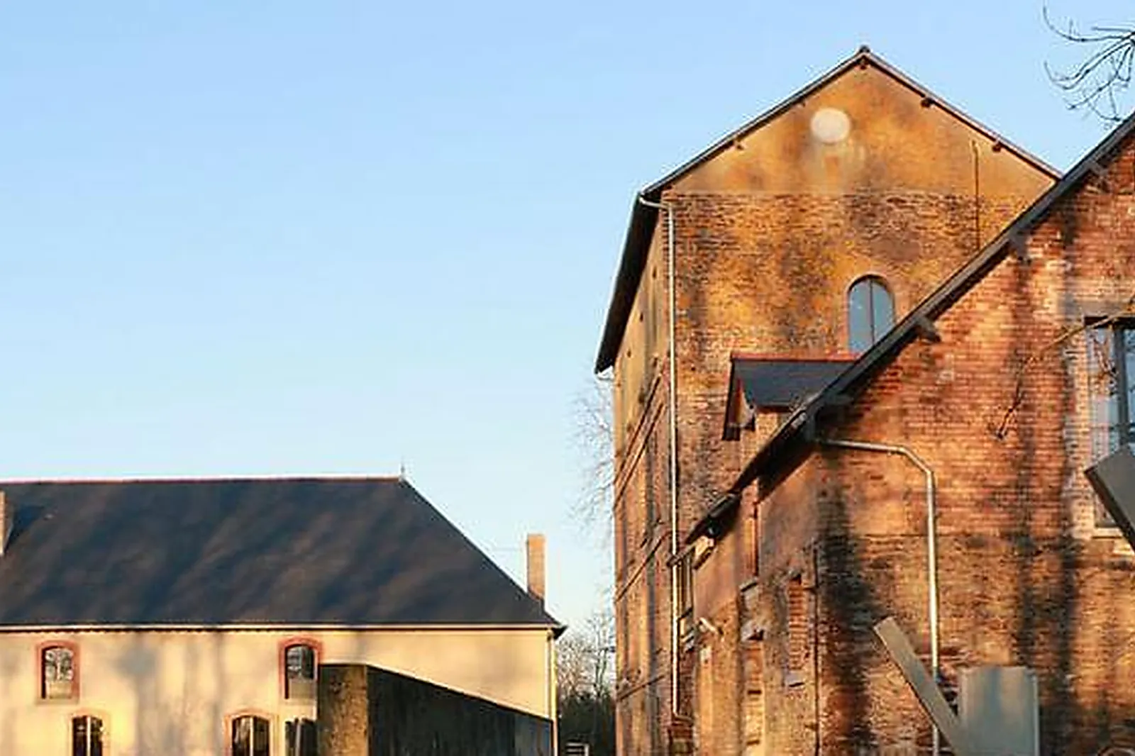 Lieux événementiels, BURO ALL INCLUDING TOUR EUROPA