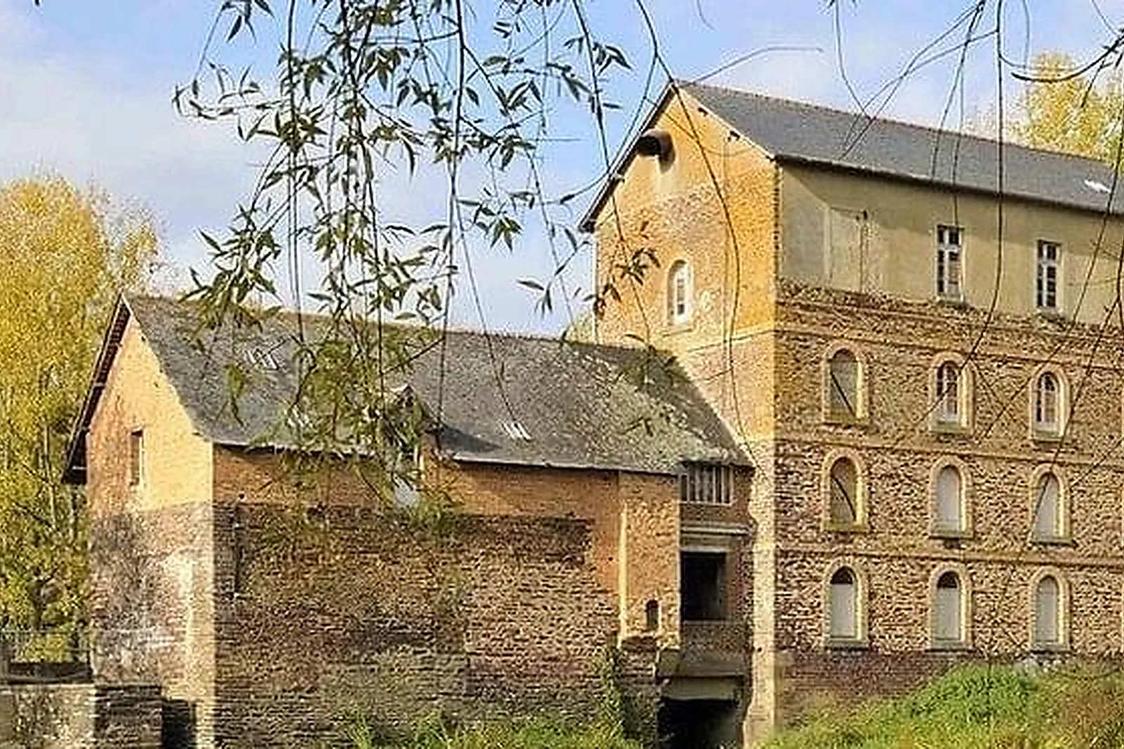 Lieux événementiels, BURO ALL INCLUDING TOUR EUROPA