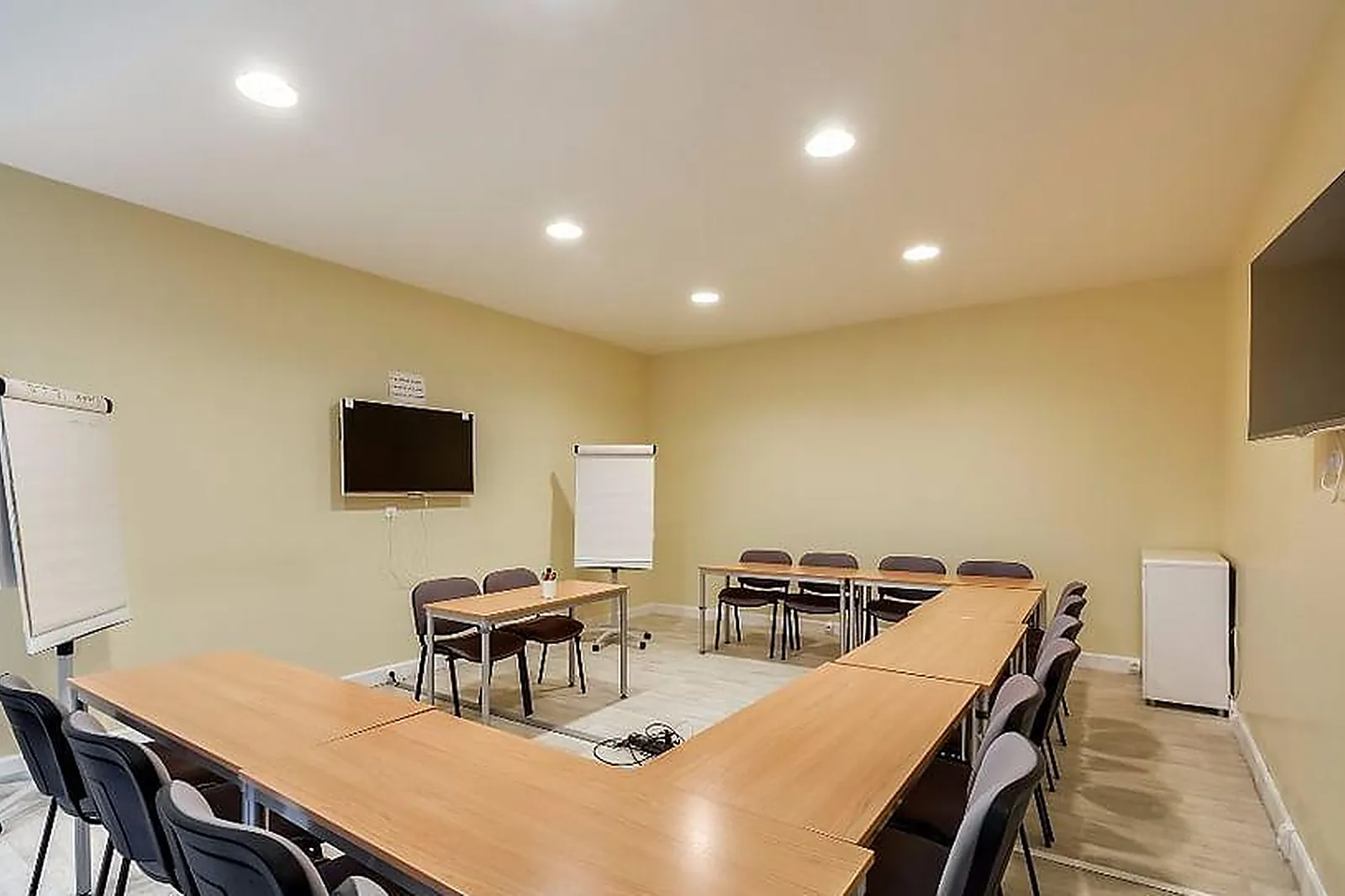 Lieux événementiels, INSTITUT EUROPÉEN SYNERGOLOGIE