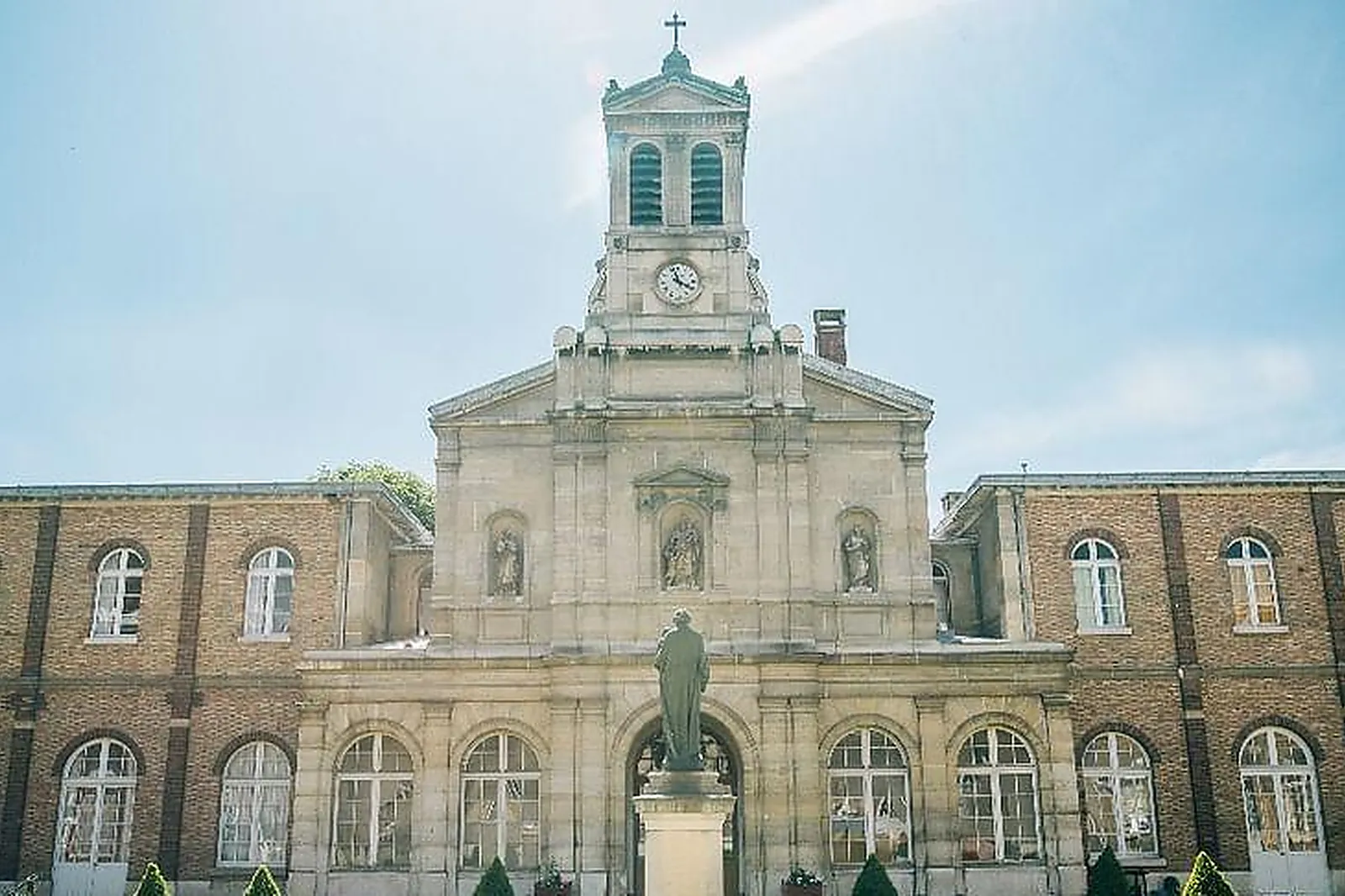 Lieux événementiels, INSTITUT SUPÉRIEUR CLORIVIÈRE