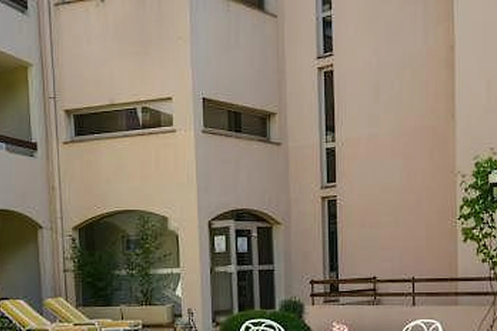 Lieux événementiels, INTER-HÔTEL LE FLORÉAL VENCE ***