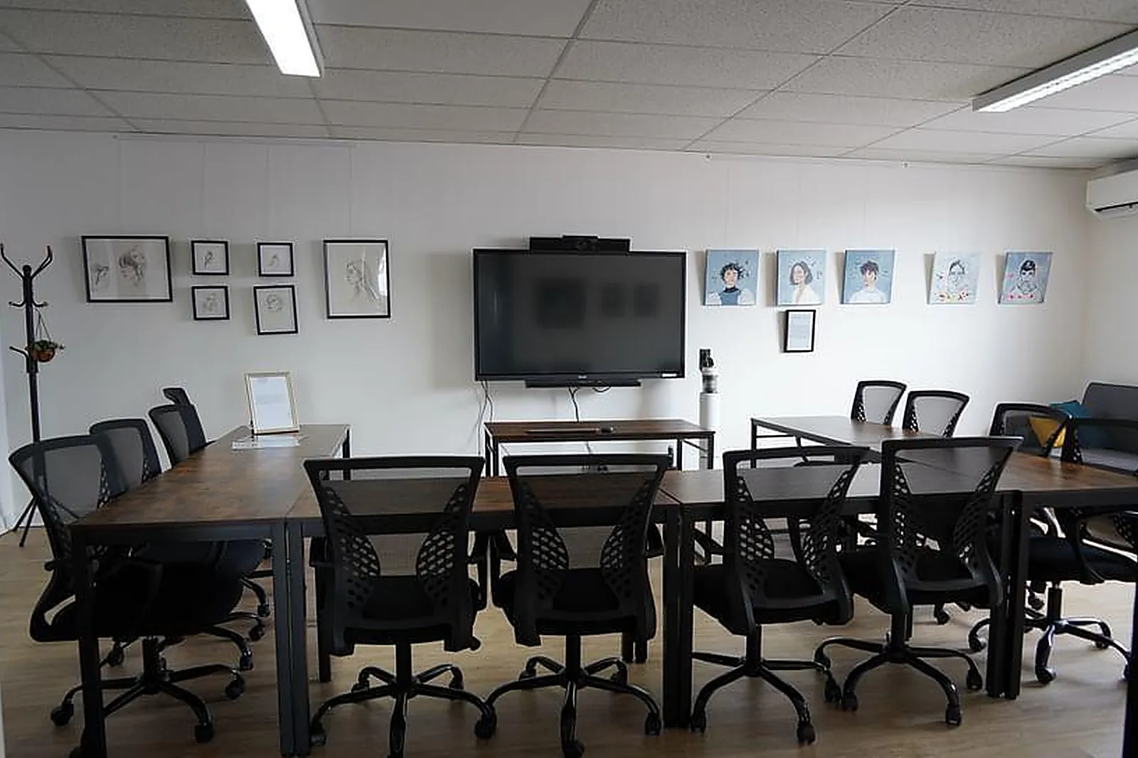 Lieux événementiels, IRATY WORKPLACE AIRPORT / TRAIN