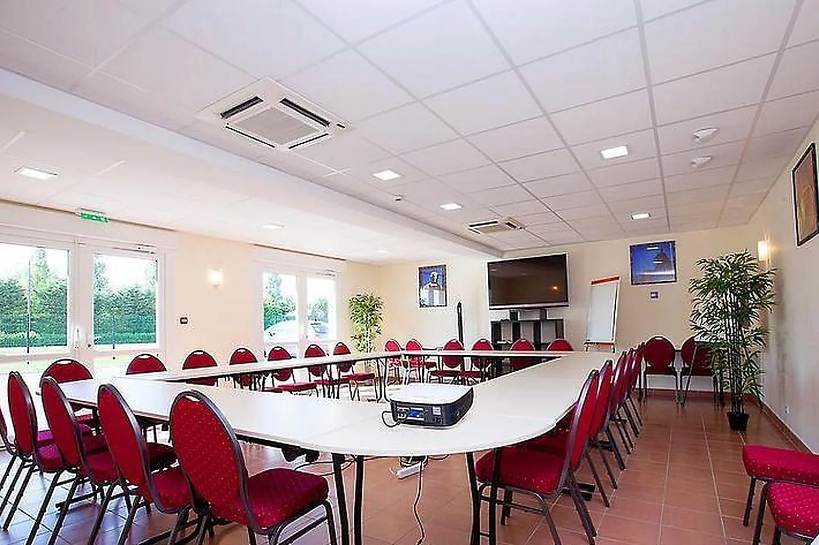 Lieux événementiels, URBAN LASER PARIS 14