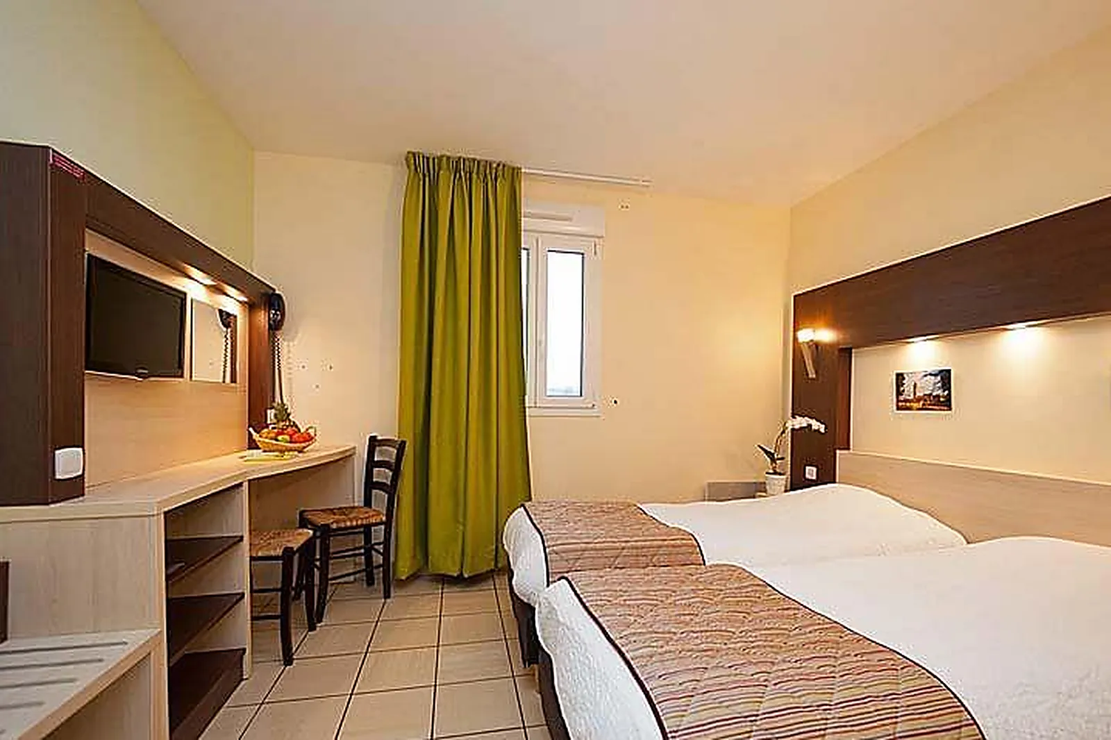 Lieux événementiels, URBAN LASER PARIS 14