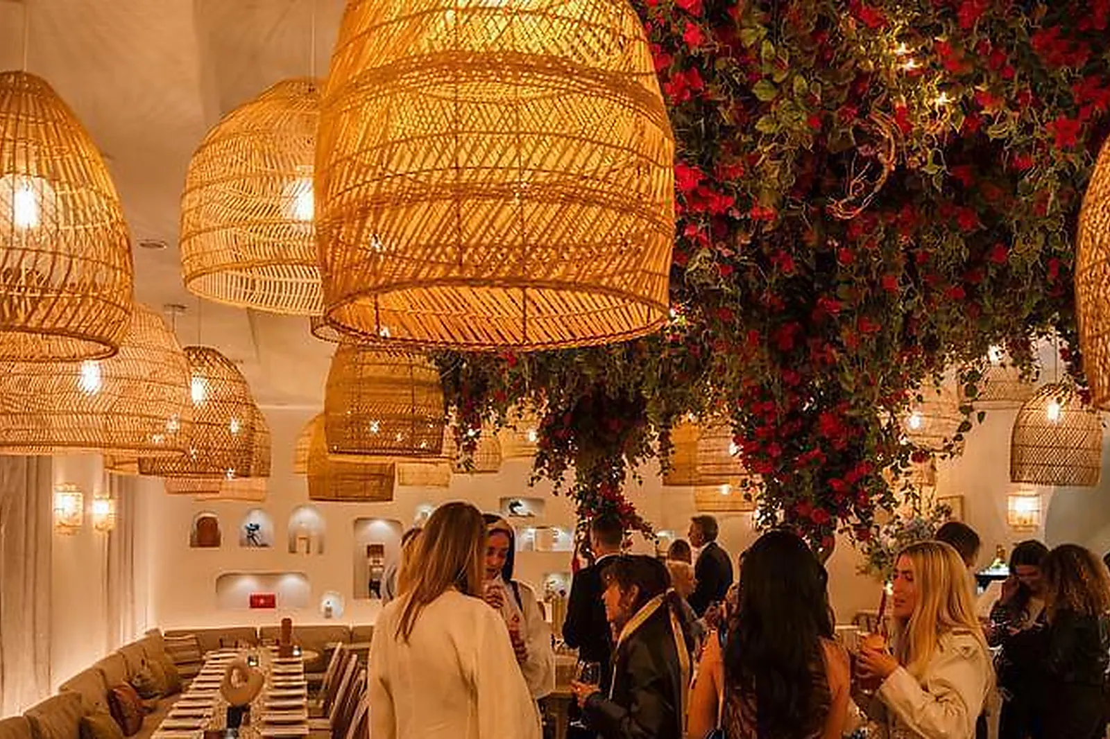 Lieux événementiels, KALAMATA PARIS