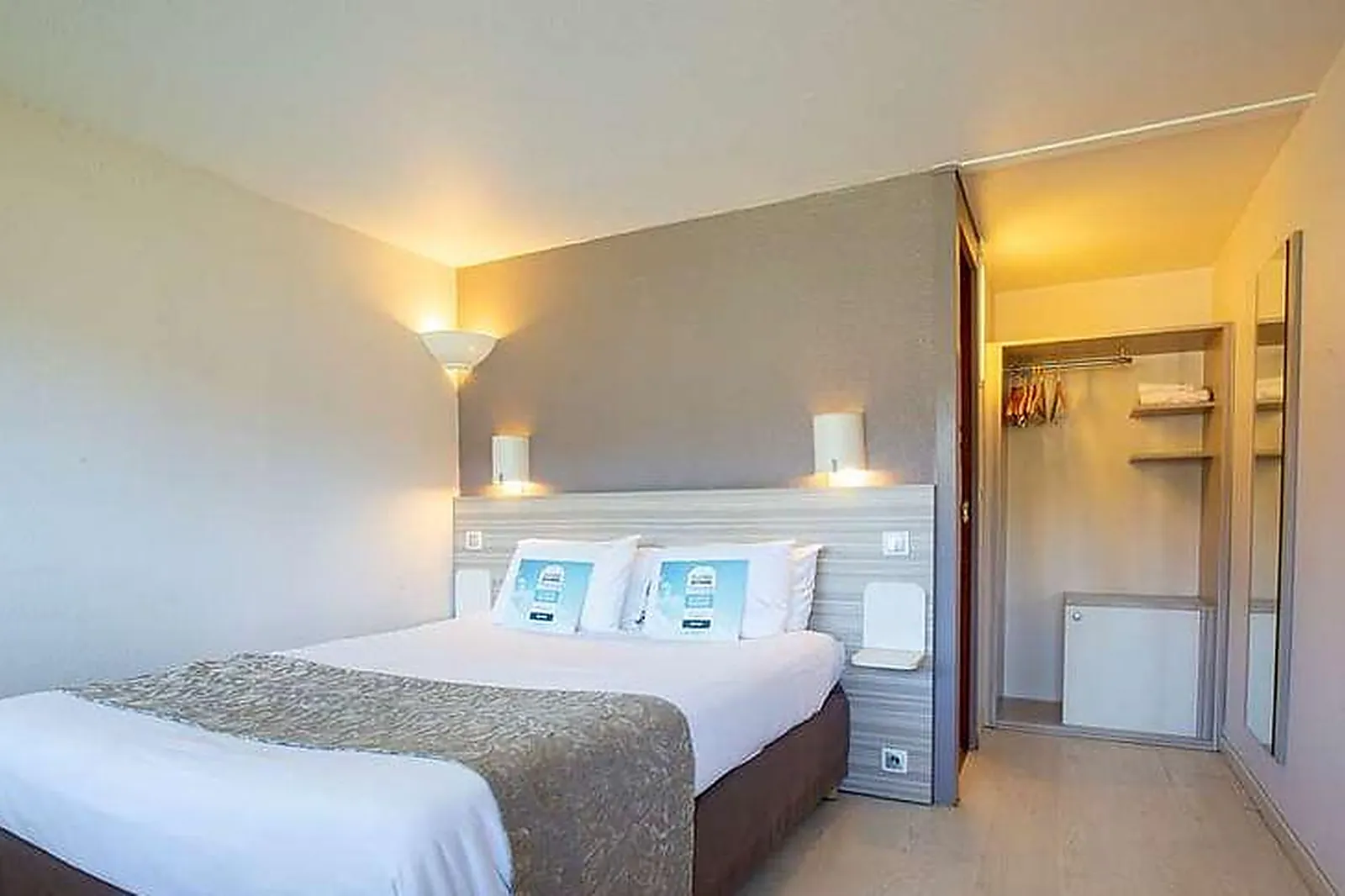 Lieux événementiels, KYRIAD BELLEGARDE GENÈVE***