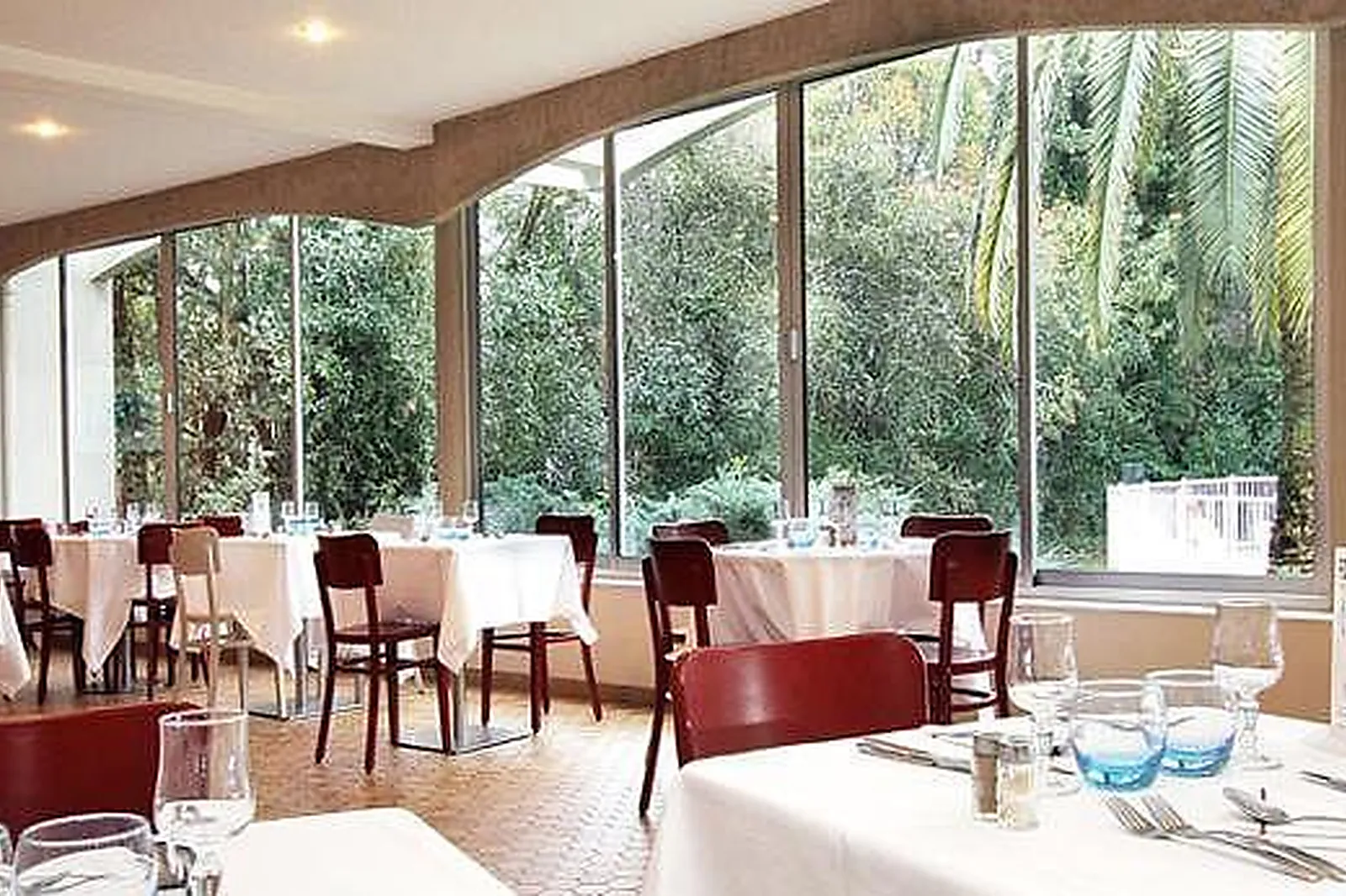 Lieux événementiels, KYRIAD CANNES OUEST - MANDELIEU ***