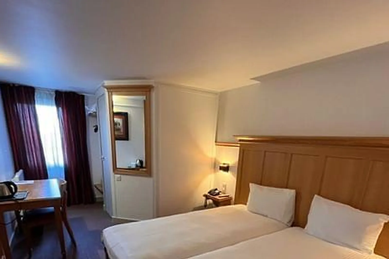 Lieux événementiels, KYRIAD CHANTILLY NORD SAINT MAXIMIN CREIL***