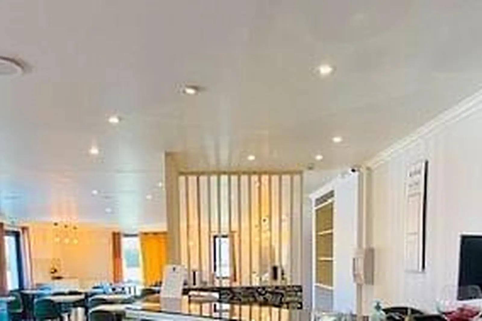 Lieux événementiels, KYRIAD CHANTILLY NORD SAINT MAXIMIN CREIL***