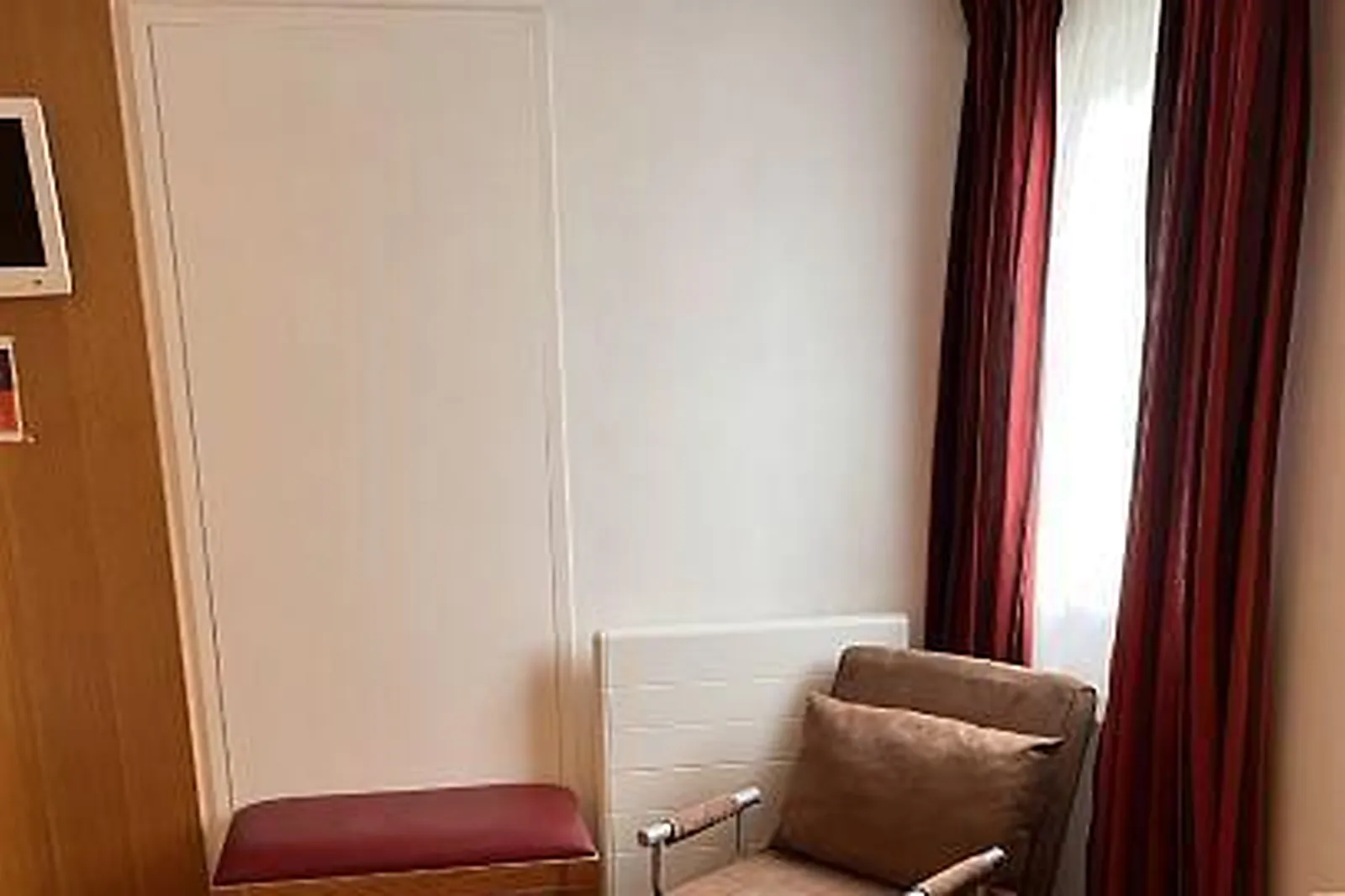 Lieux événementiels, KYRIAD CHANTILLY NORD SAINT MAXIMIN CREIL***