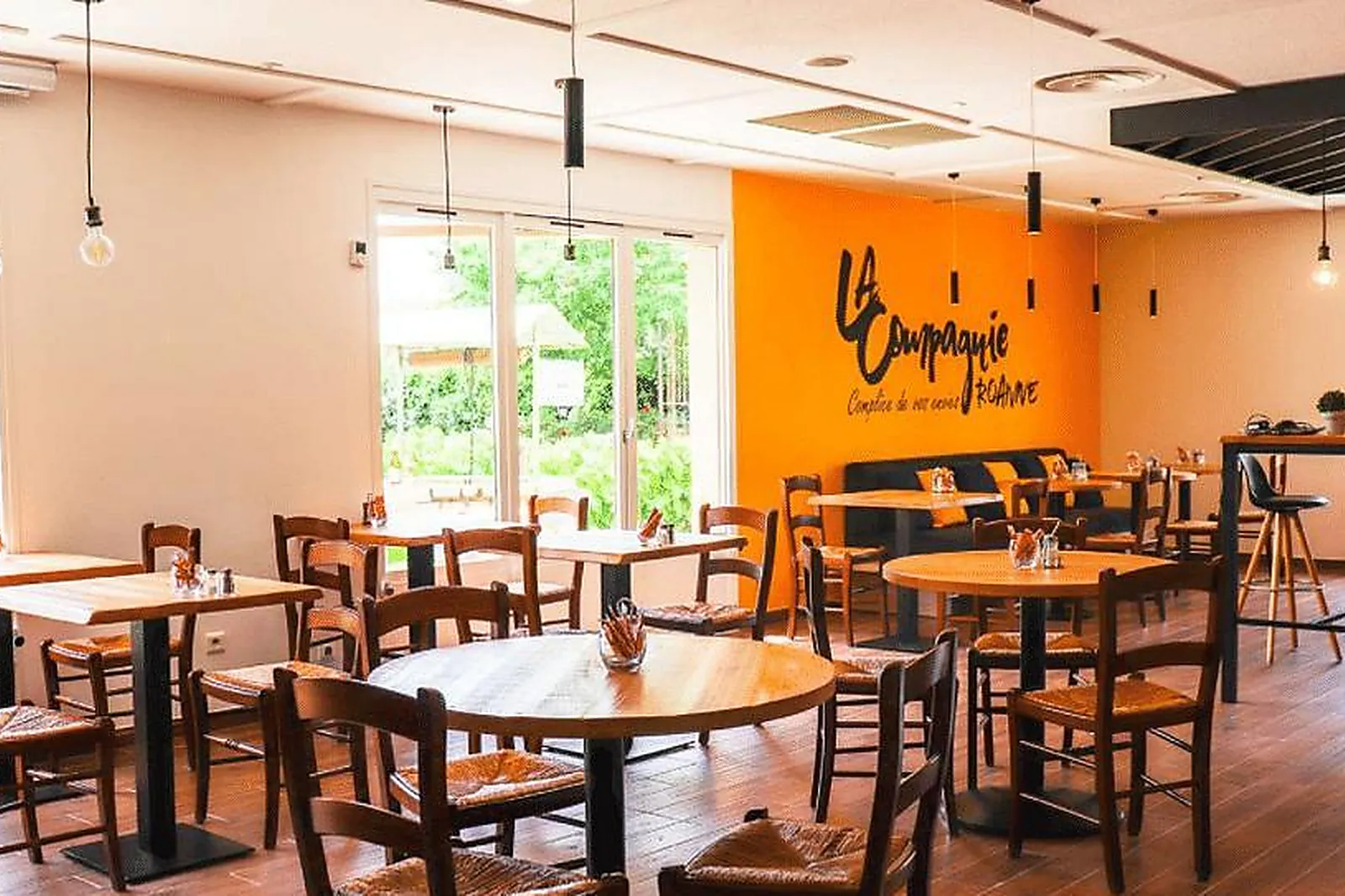 Lieux événementiels, KYRIAD DIRECT ROANNE ***