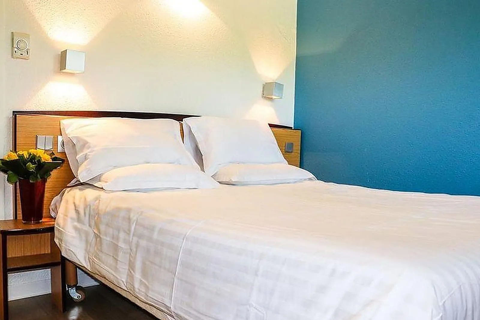 Lieux événementiels, KYRIAD DIRECT ROANNE ***