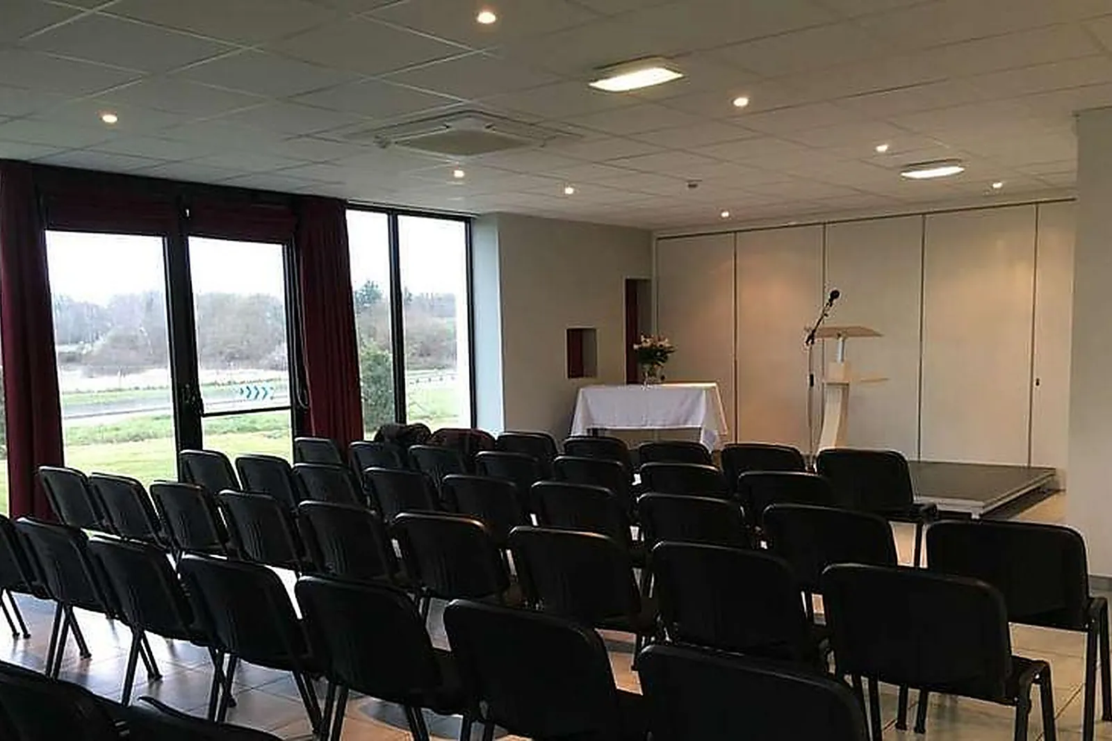 Lieux événementiels, ESPACE CÔTÉ CALANQUES