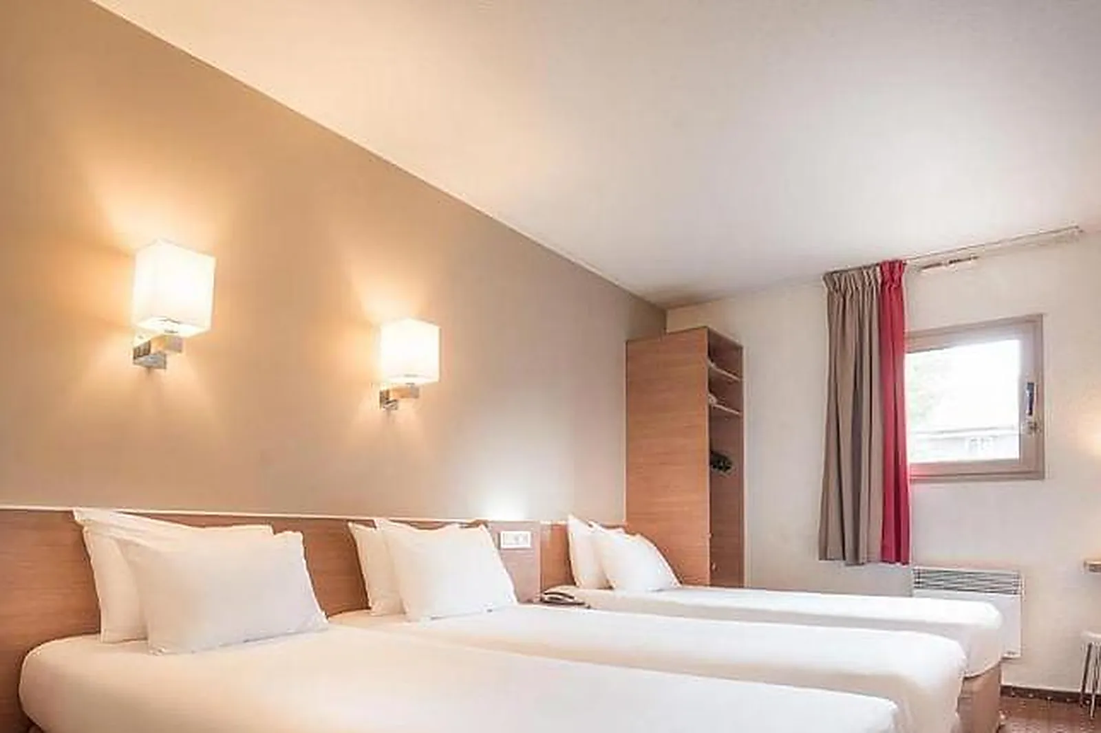 Lieux événementiels, KYRIAD LE BOURGET CENTRE***