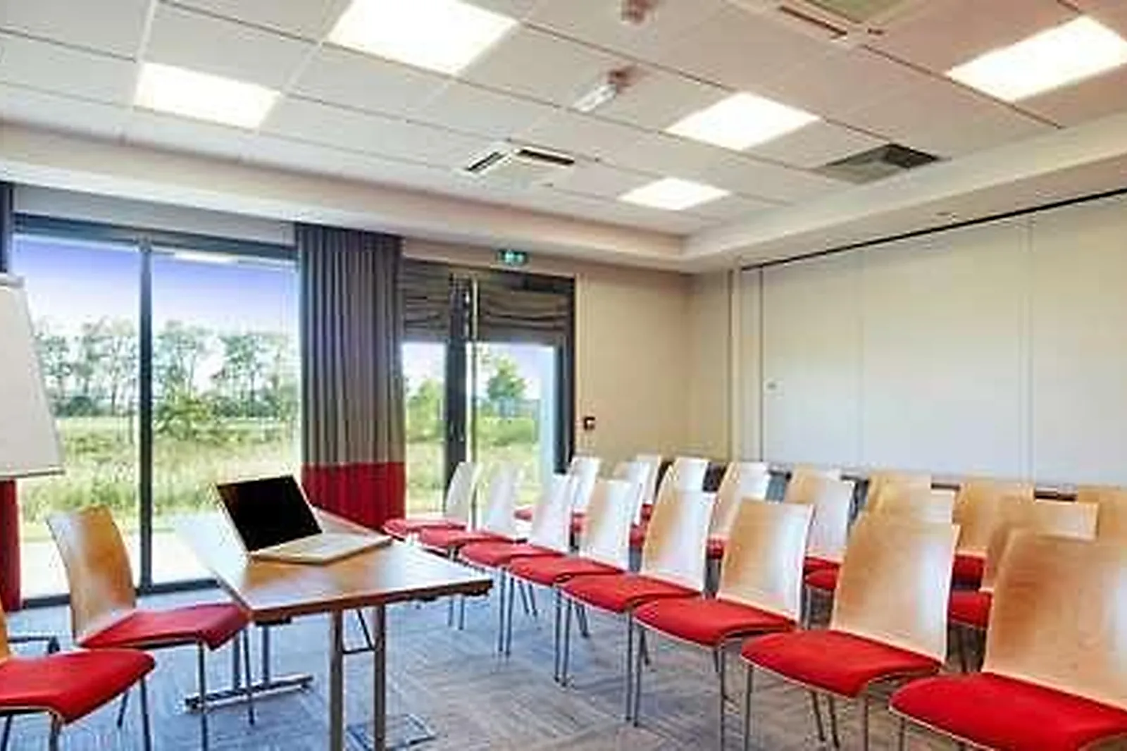 Lieux événementiels, KYRIAD LYON EST MEYZIEU ZI AÉROPORT***