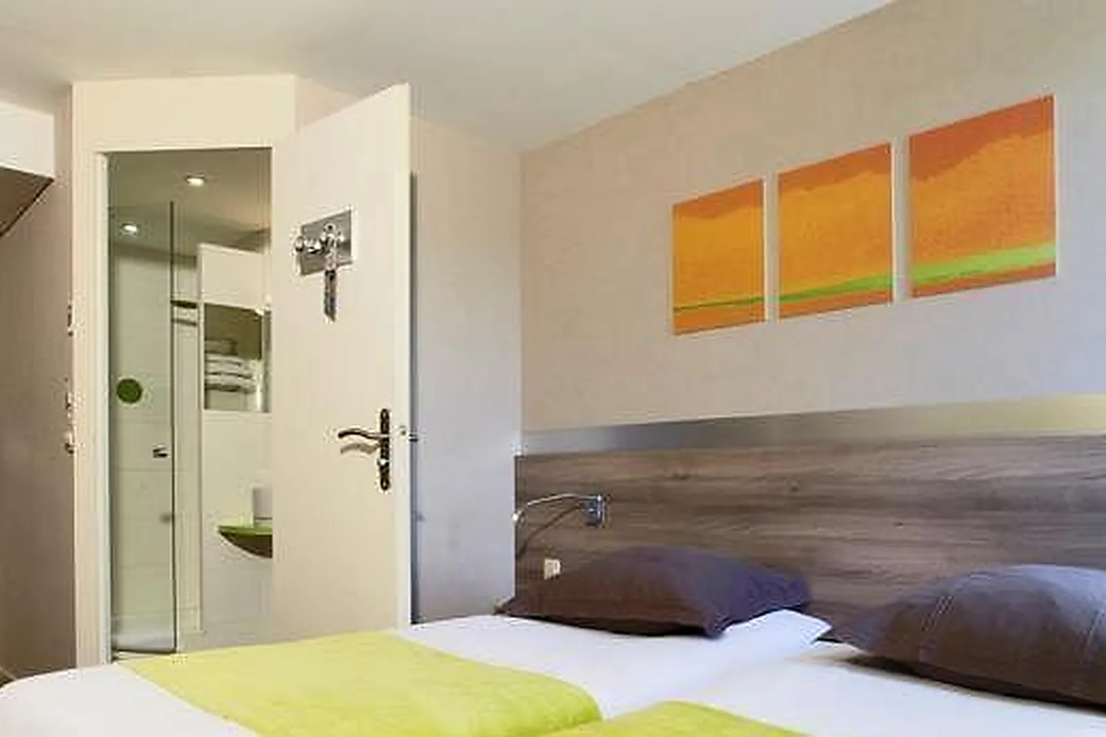 Lieux événementiels, KYRIAD LYON EST SAINT BONNET DE MURE ***