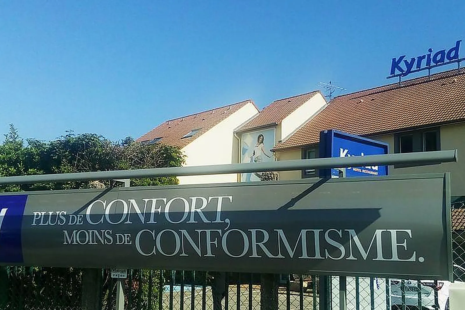 Lieux événementiels, KYRIAD LYON EST SAINT BONNET DE MURE ***