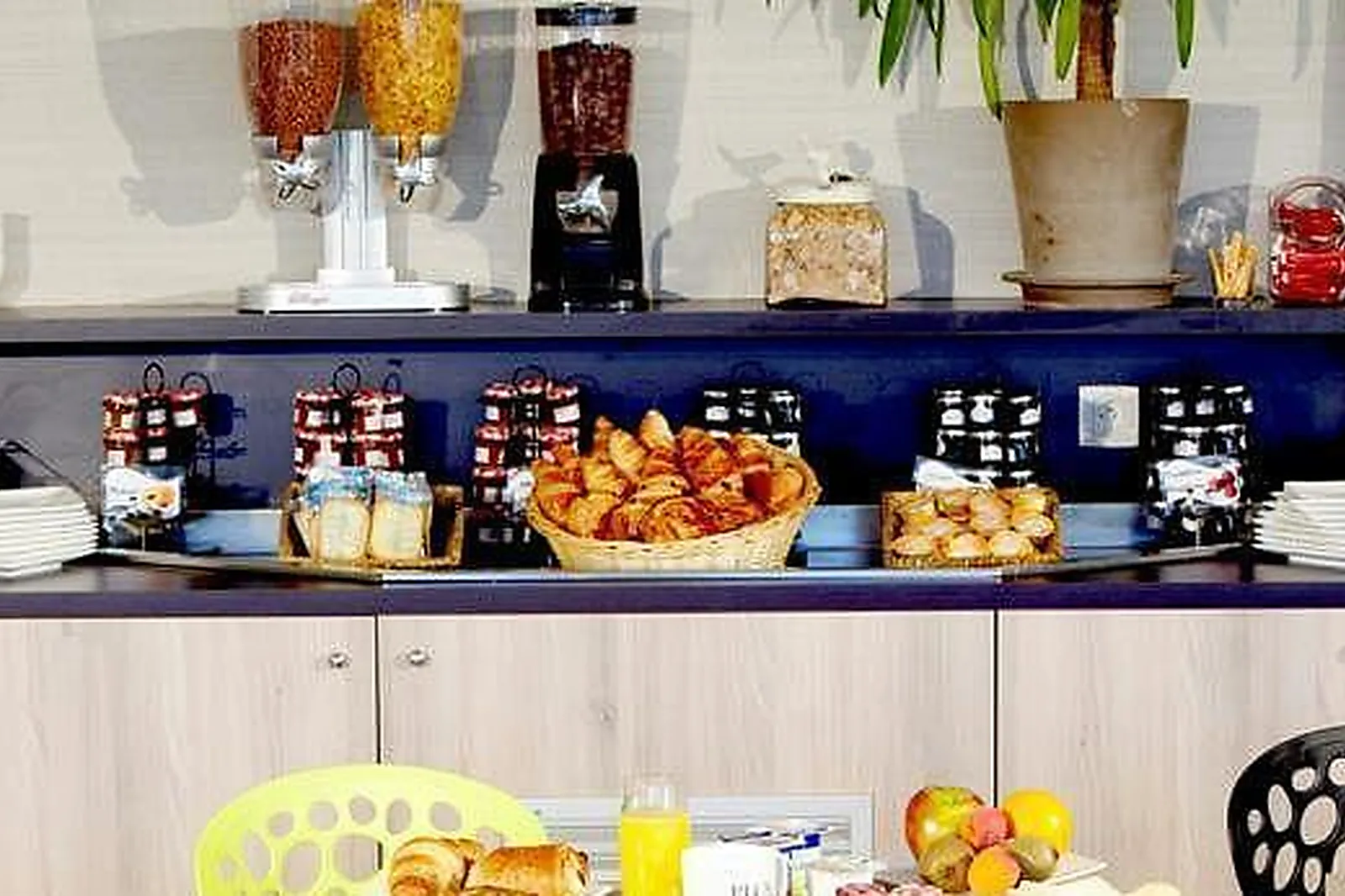 Lieux événementiels, KYRIAD LYON EST SAINT BONNET DE MURE ***