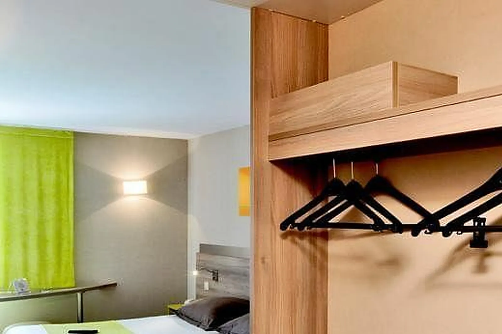 Lieux événementiels, KYRIAD LYON EST SAINT BONNET DE MURE ***