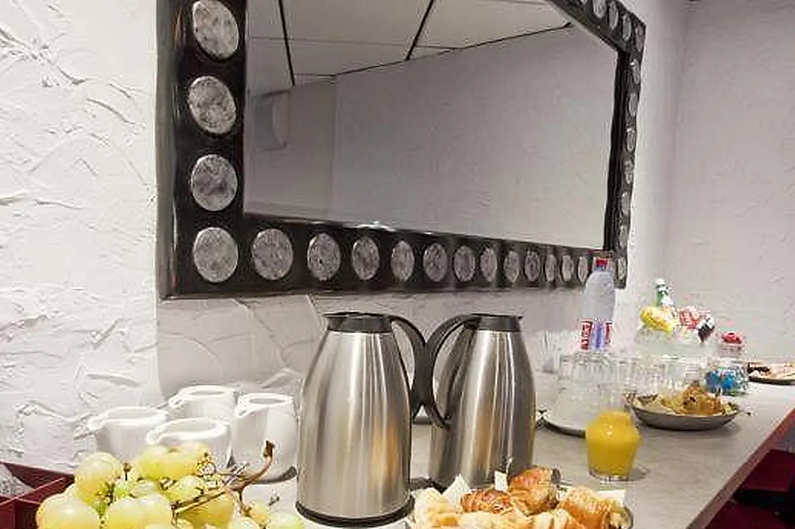 Lieux événementiels, KYRIAD MARSEILLE PARADIS ***