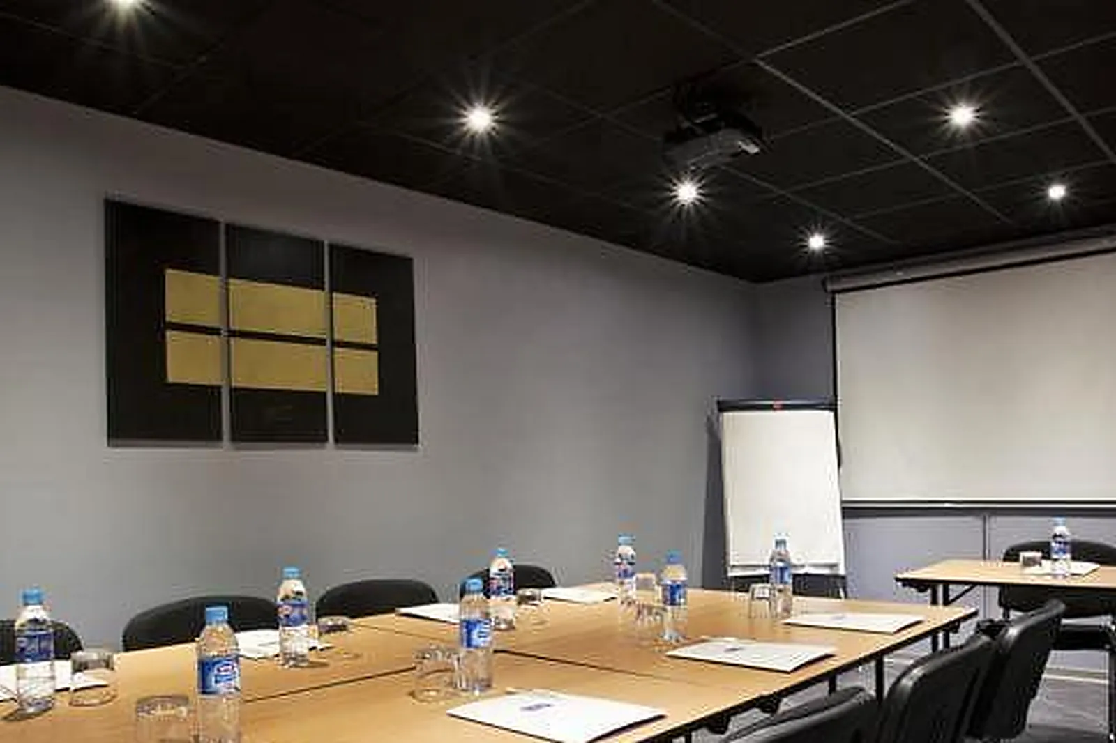 Lieux événementiels, KYRIAD MARSEILLE PARADIS ***