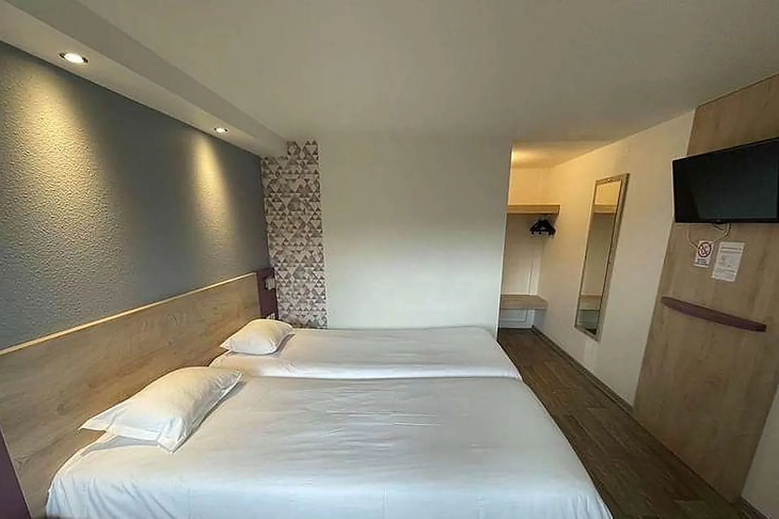 Lieux événementiels, KYRIAD NANTEUIL-LÈS-MEAUX***