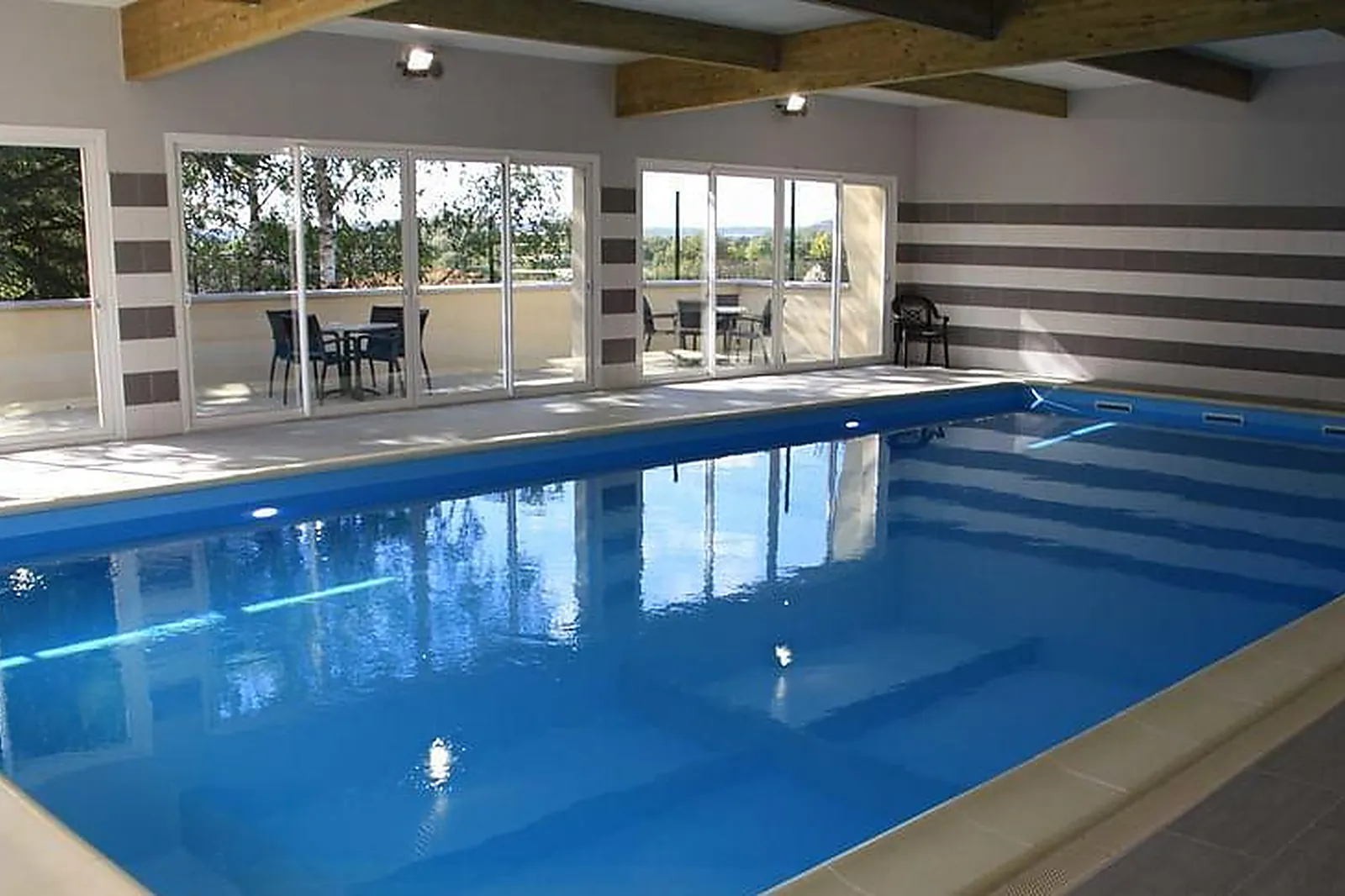 Lieux événementiels, KYRIAD SENS***