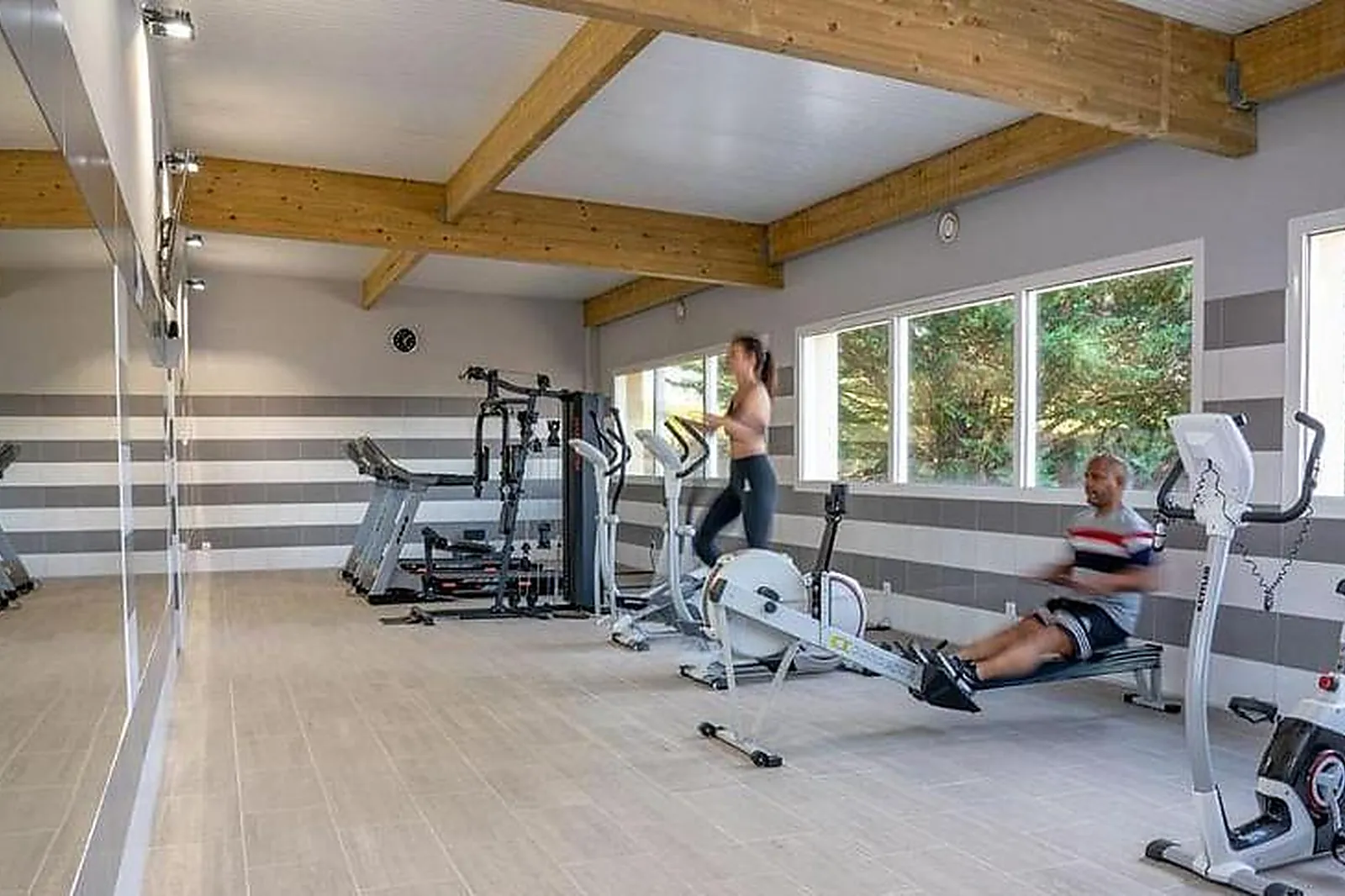 Lieux événementiels, KYRIAD SENS***