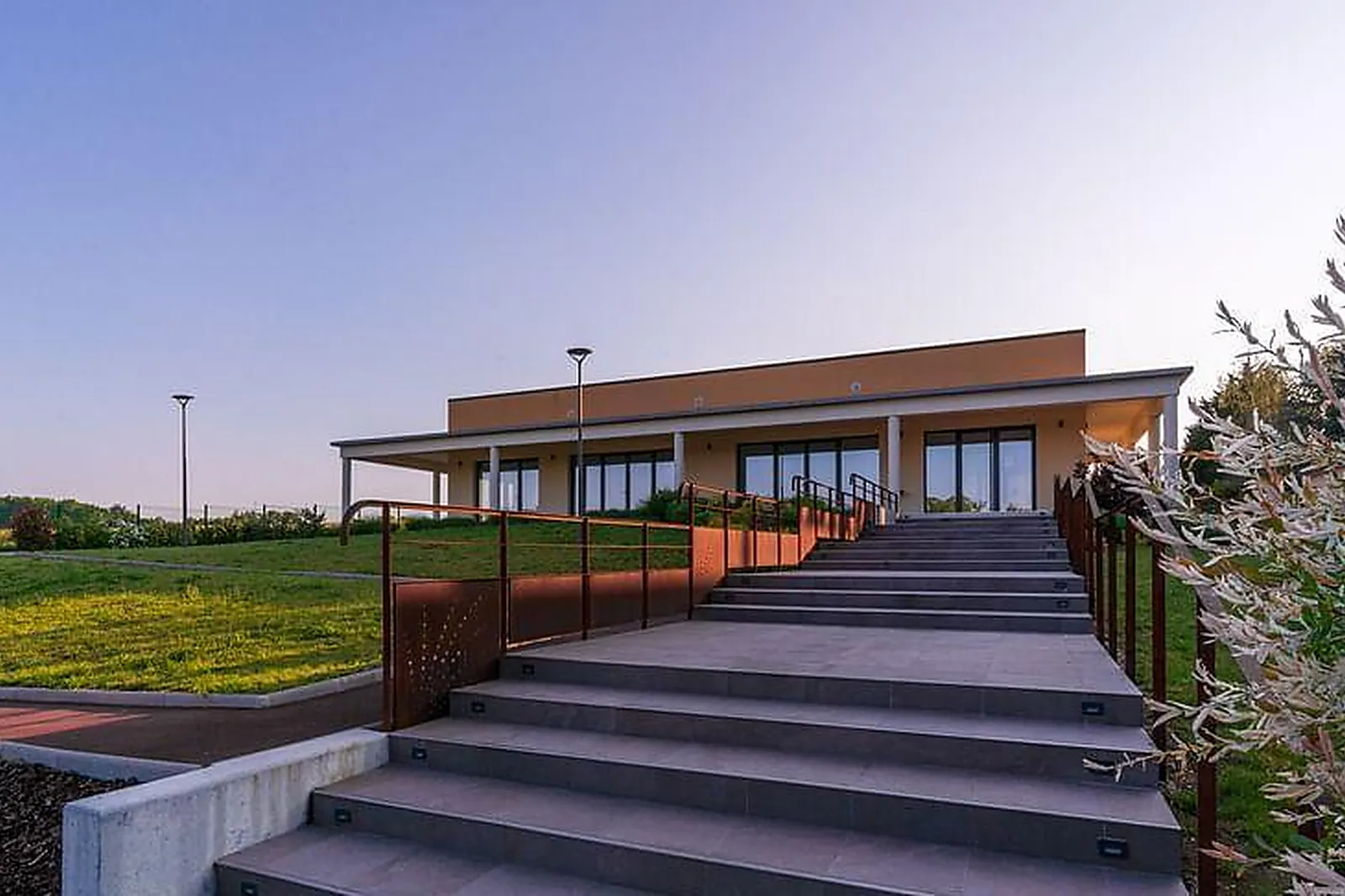 Lieux événementiels, KYRIAD SENS***