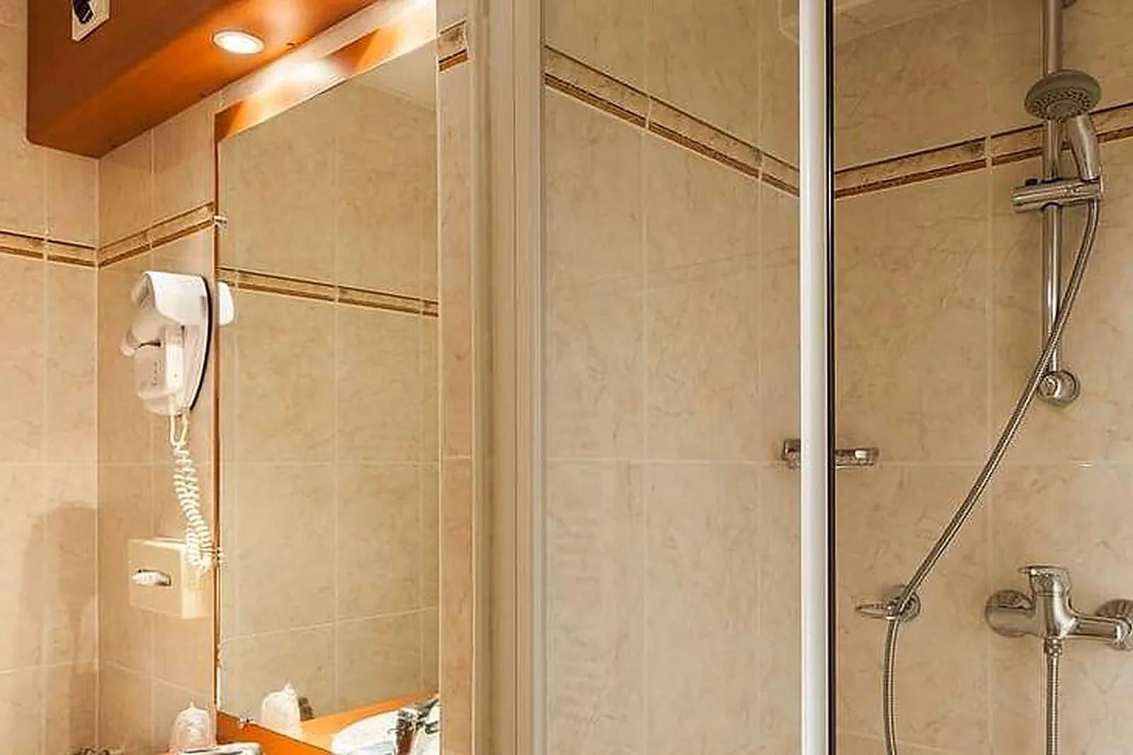 Lieux événementiels, KYRIAD TOURS SAINT PIERRE DES CORPS - GARE***