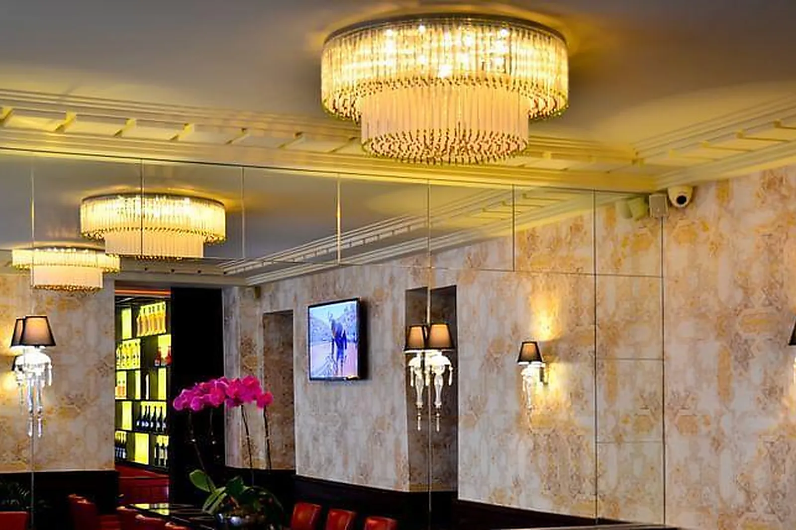 Lieux événementiels, LA BELLE POULE