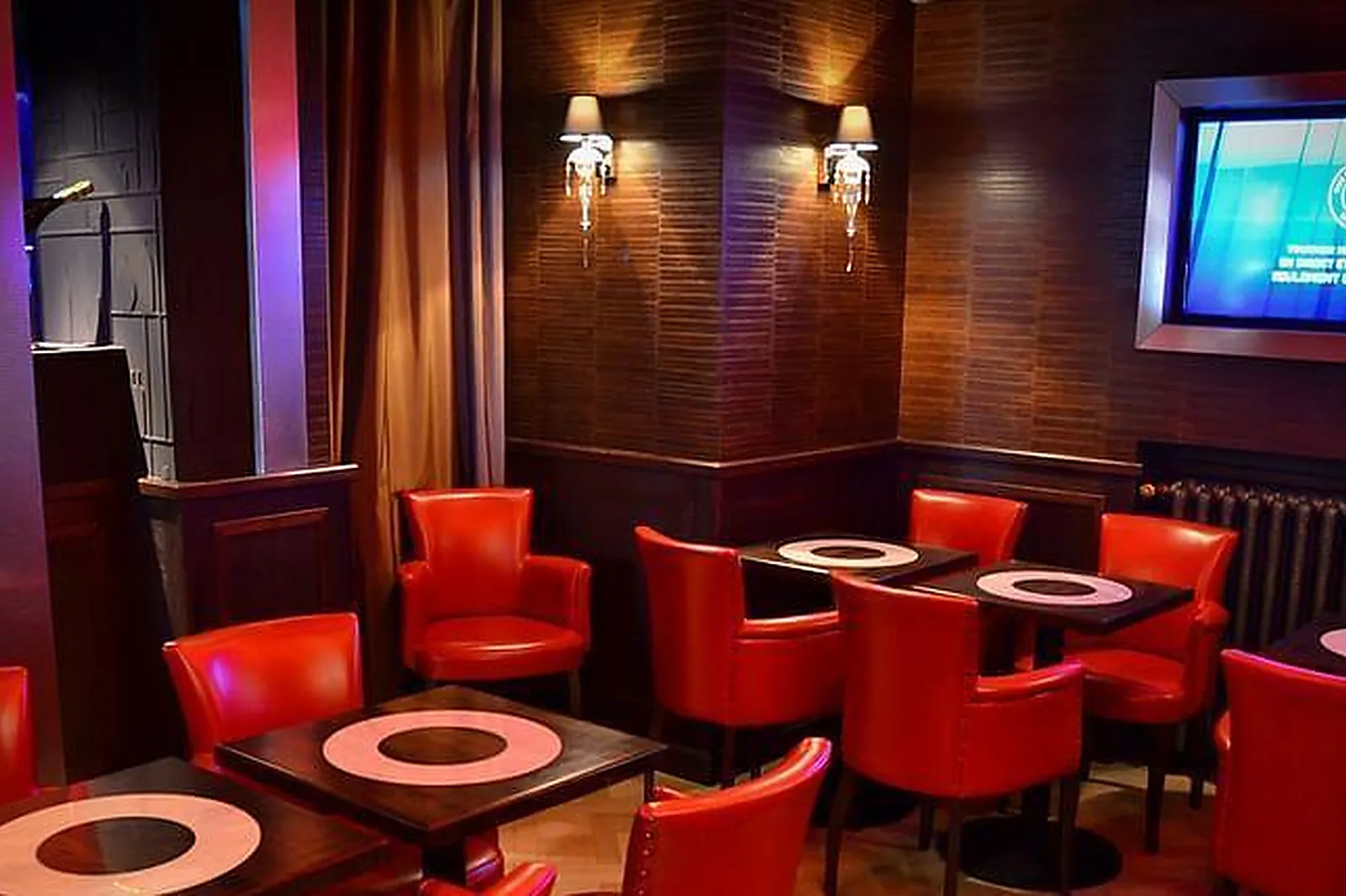 Lieux événementiels, LA BELLE POULE