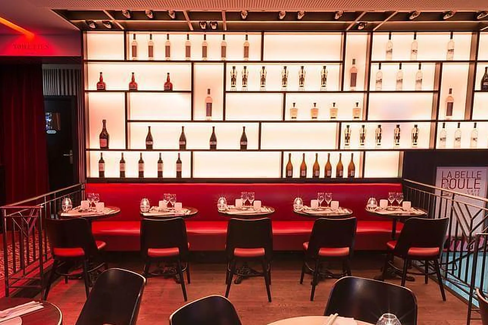 Lieux événementiels, LA BELLE POULE