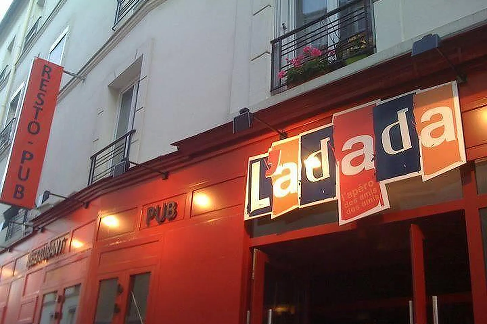 Lieux événementiels, L'ADADA BAR