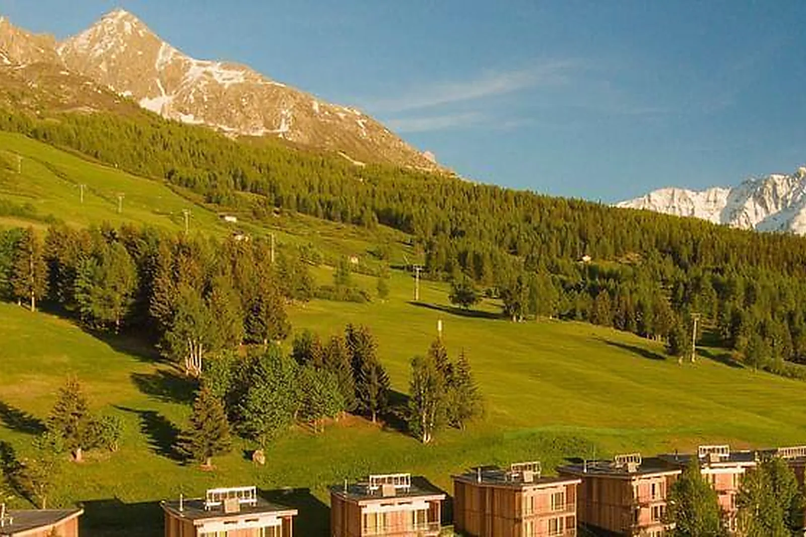 Lieux événementiels, L'AIGUILLE GRIVE CHALETS HÔTEL****