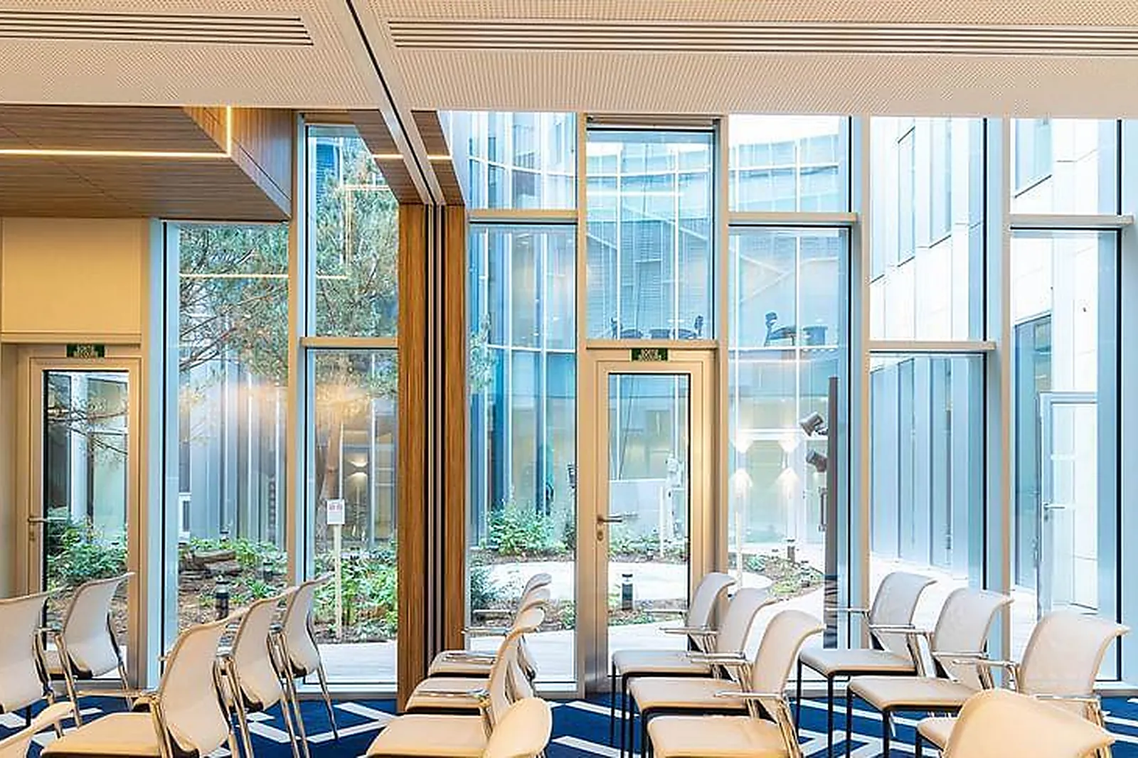 Lieux événementiels, L'APOSTROPHE