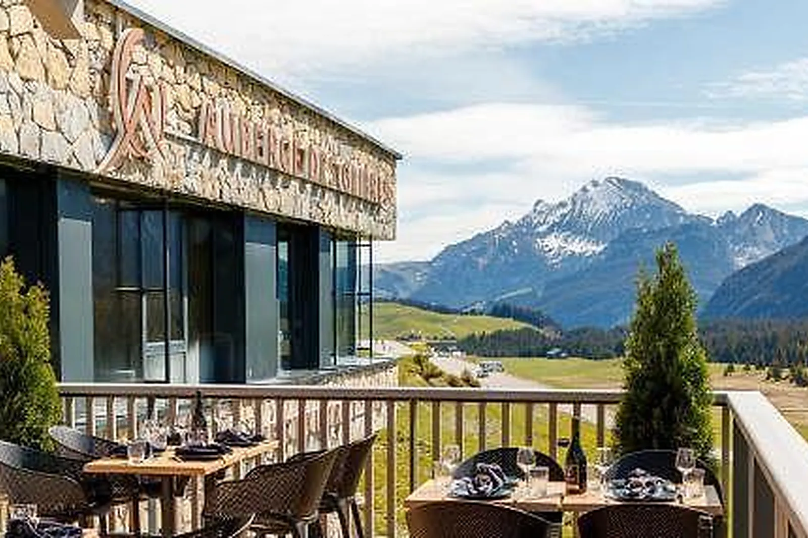 Lieux événementiels, ADONIS GAP ***