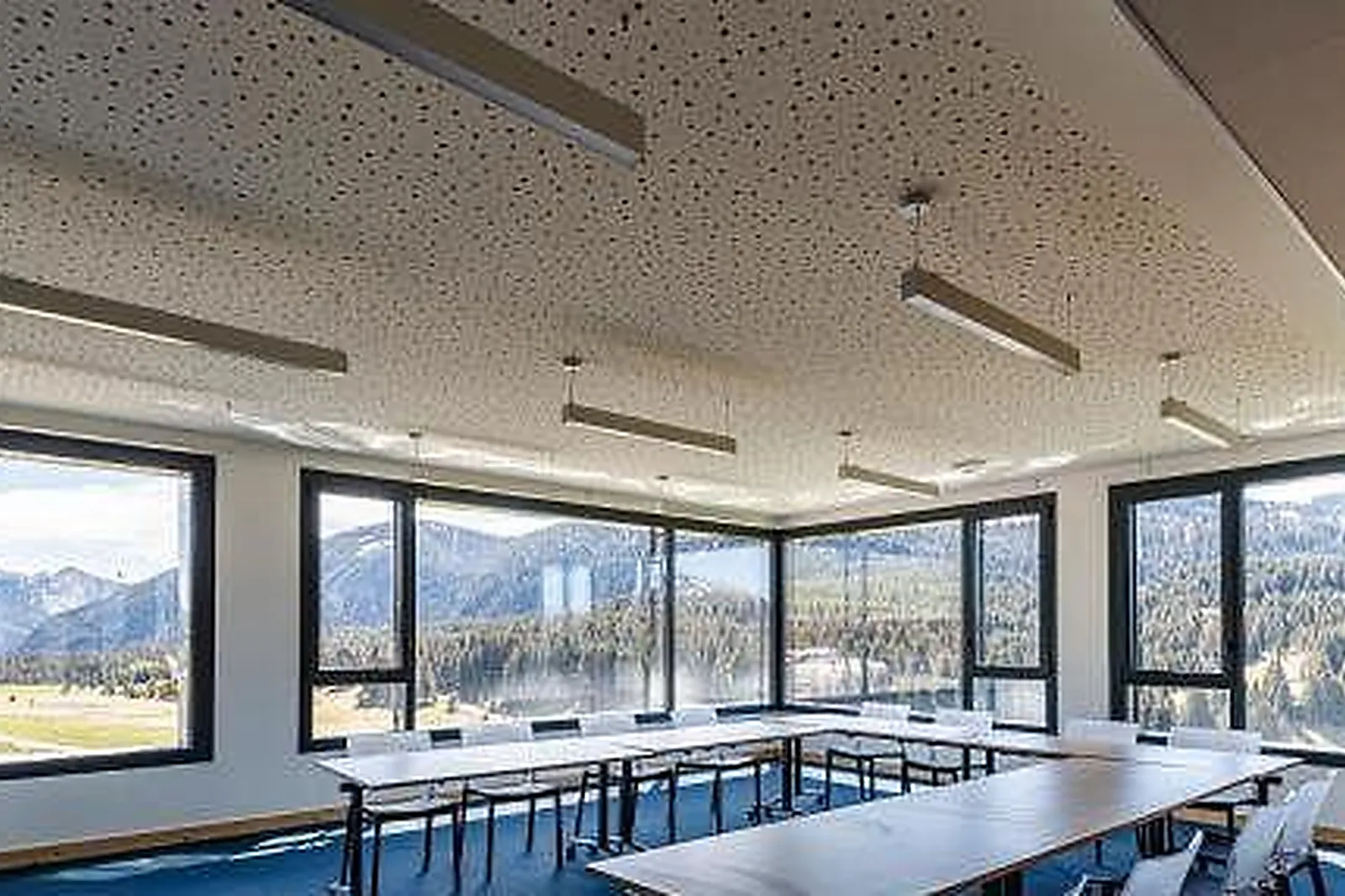 Lieux événementiels, ADONIS GAP ***