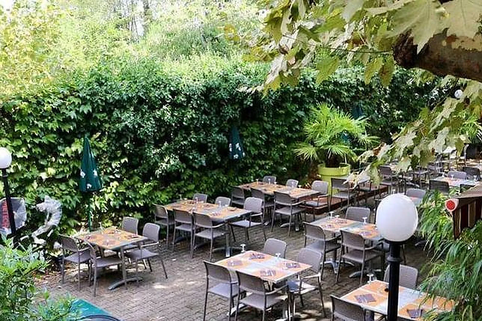 Lieux événementiels, L'AUTRE MONDE