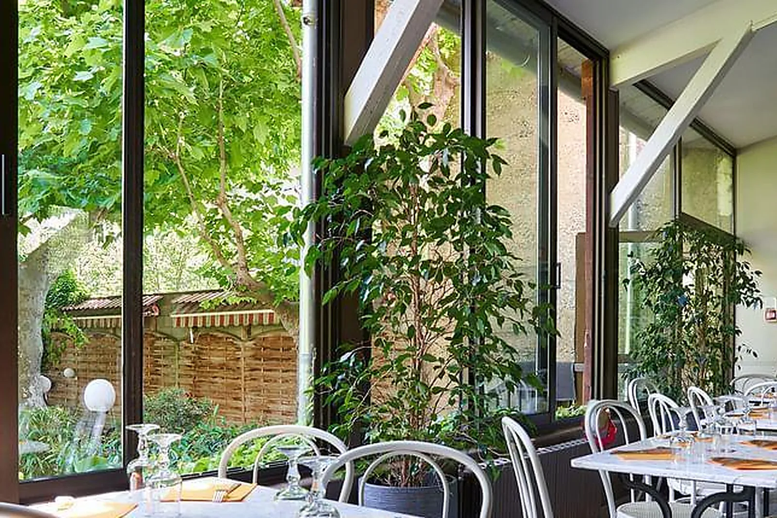 Lieux événementiels, L'AUTRE MONDE