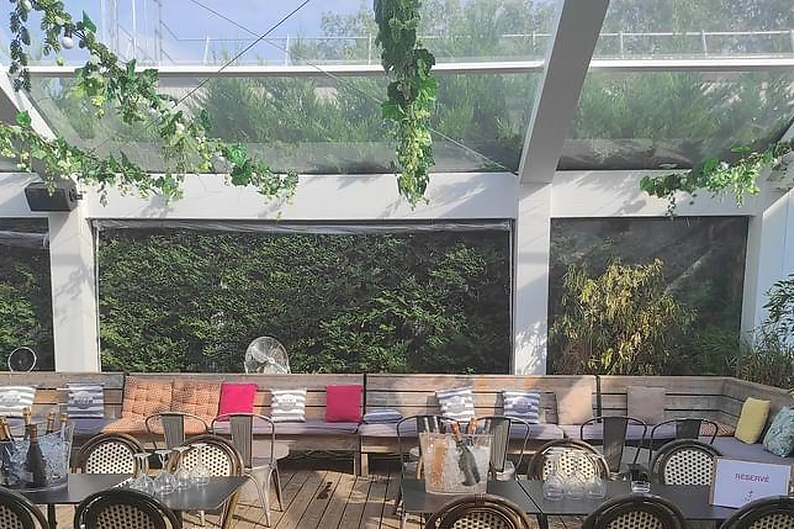 Lieux événementiels, LE TRINQUET VILLAGE