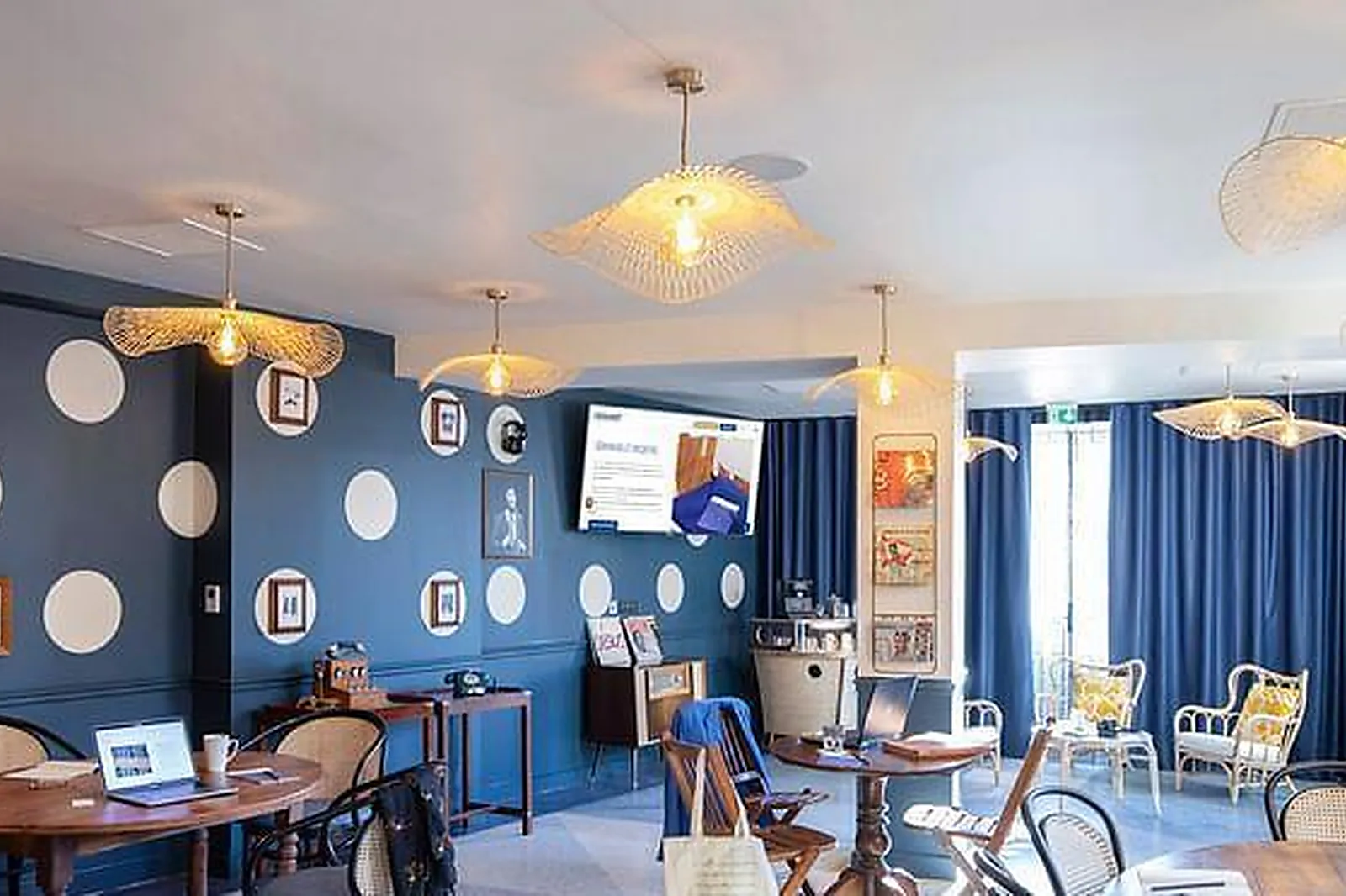 Lieux événementiels, L'EAUTEL TOULON PORT ****